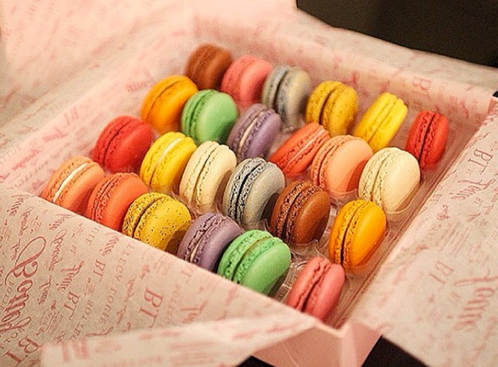 Bottega Louie Macarons